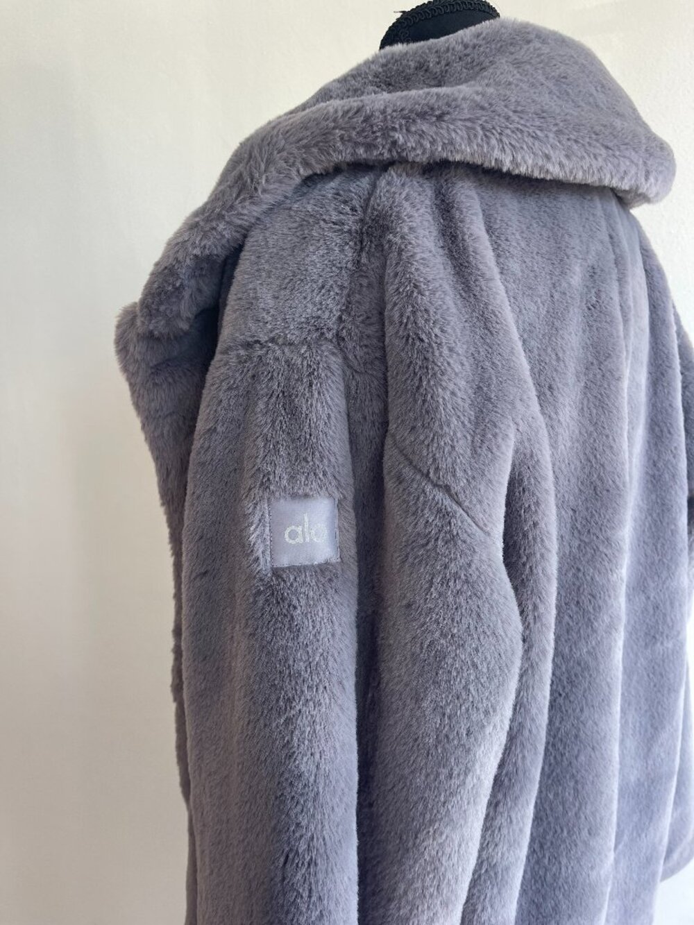 ALO Oversized Faux fur trench Jacket Grey - Picture 4 of 5